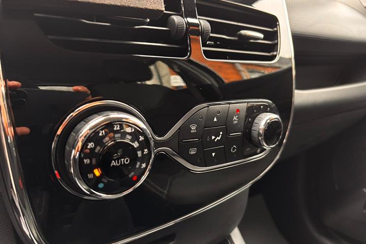 Sort Renault Clio IV fra 2014
