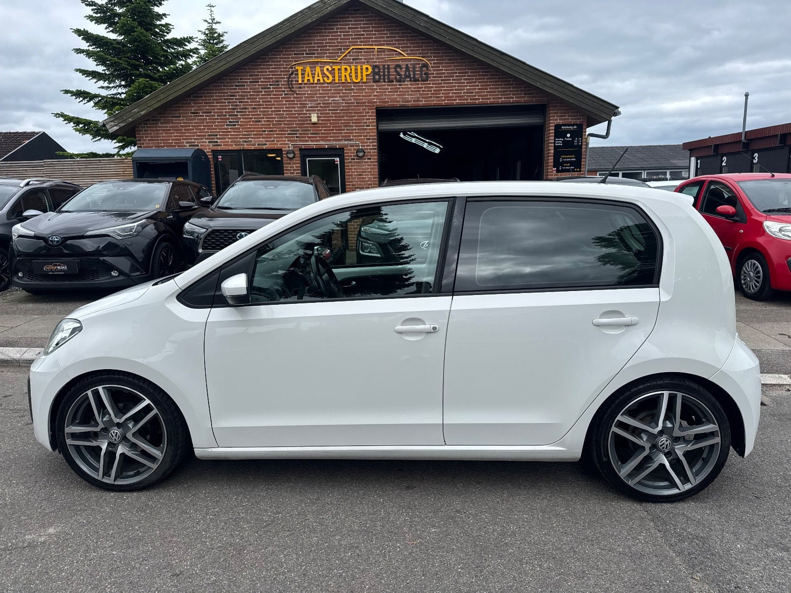 Hvid VW UP! fra 2018