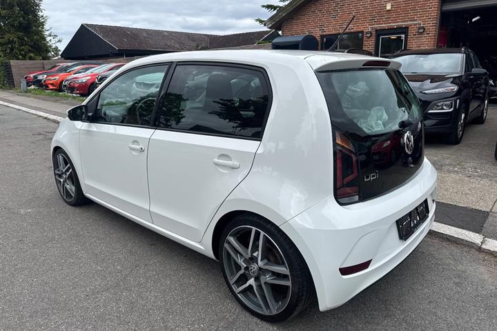 Hvid VW UP! fra 2018