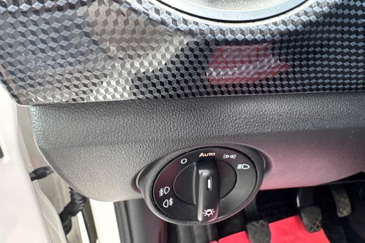 Hvid VW UP! fra 2018