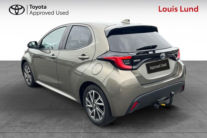 Bronze Toyota Yaris fra 2020