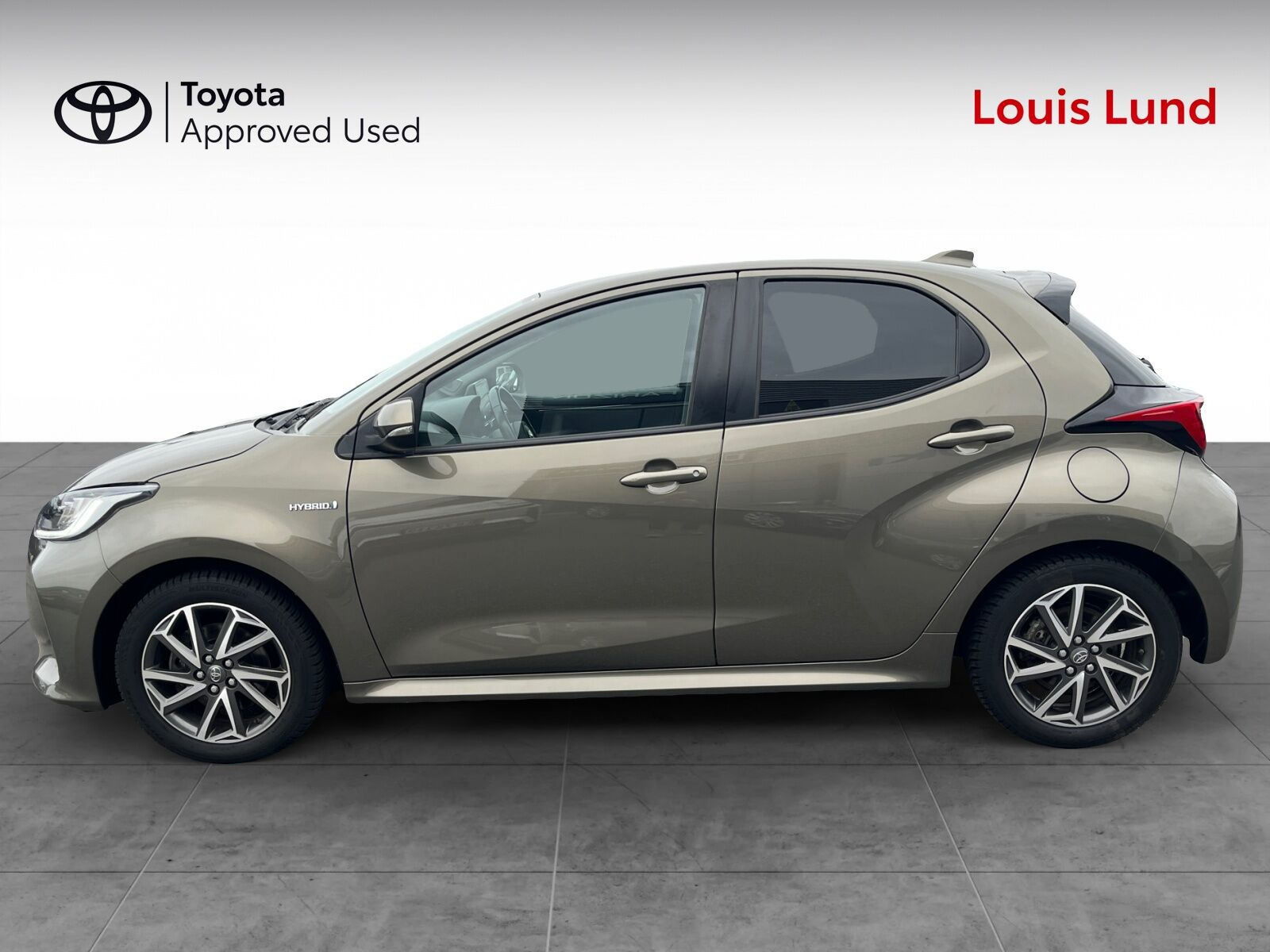 Bronze Toyota Yaris fra 2020