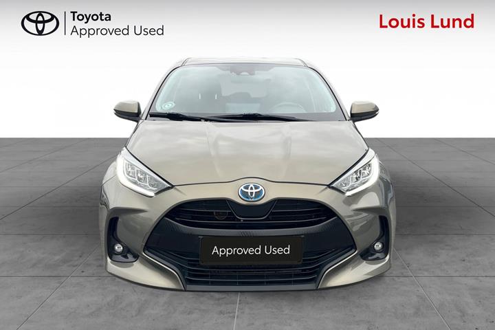 Bronze Toyota Yaris fra 2020