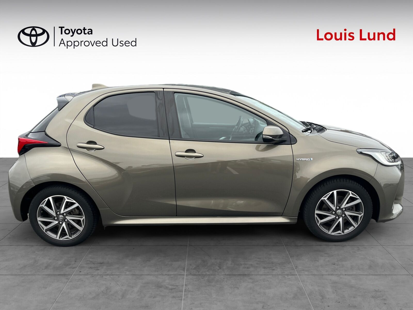Bronze Toyota Yaris fra 2020