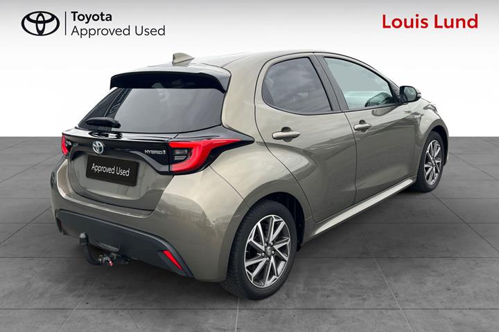 Bronze Toyota Yaris fra 2020