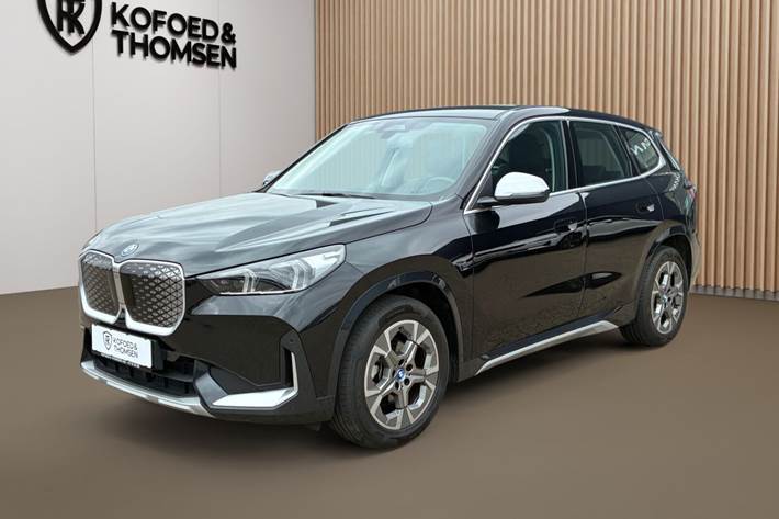 Sort BMW iX1 fra 2024