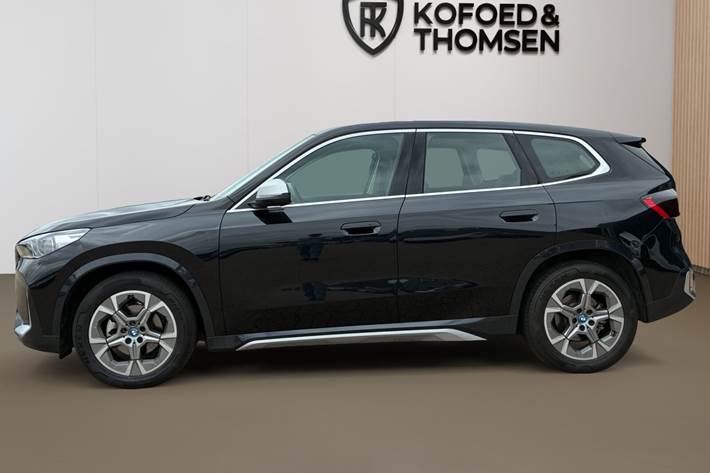 Sort BMW iX1 fra 2024