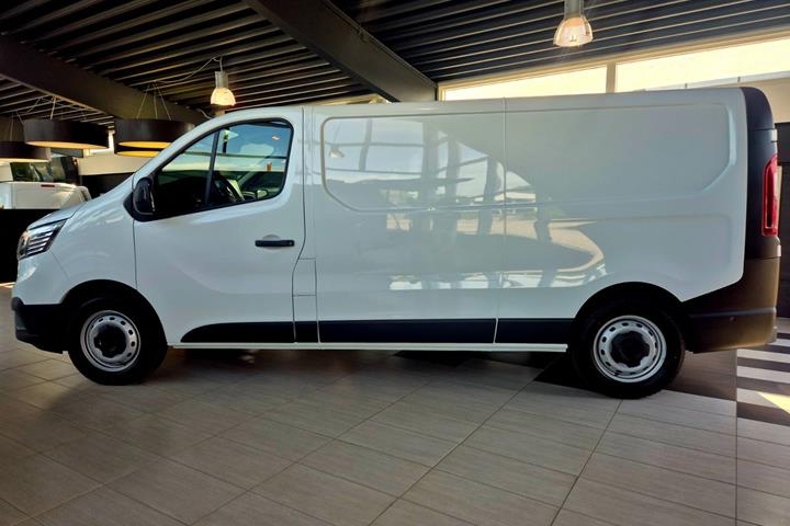Hvid Renault Trafic fra 2026