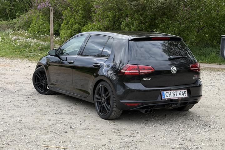 Sort VW Golf fra 2014