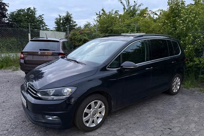 Sort VW Touran fra 2017