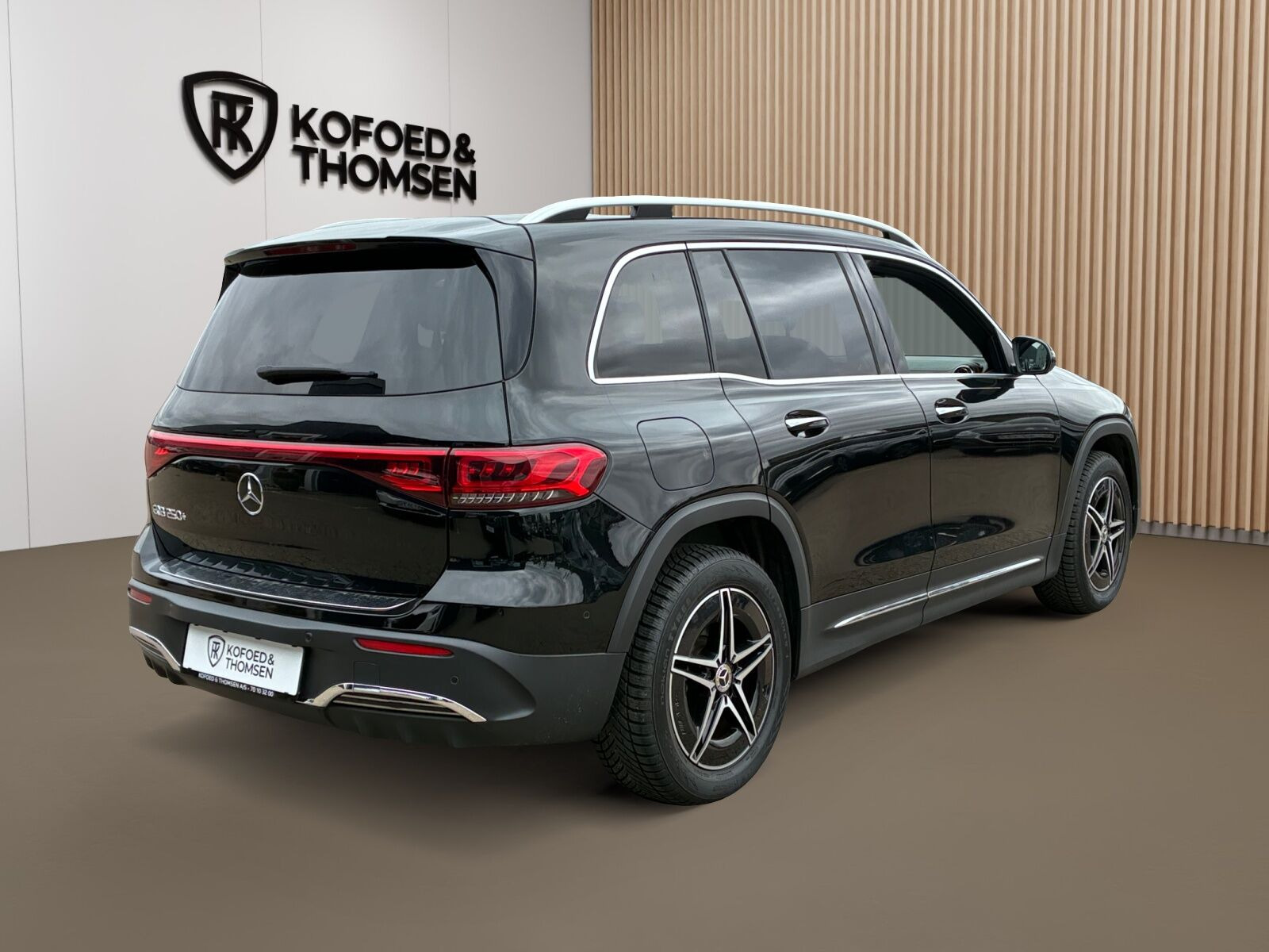 Sort Mercedes EQB 250+ fra 2023