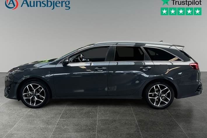 Grå Kia Ceed fra 2022