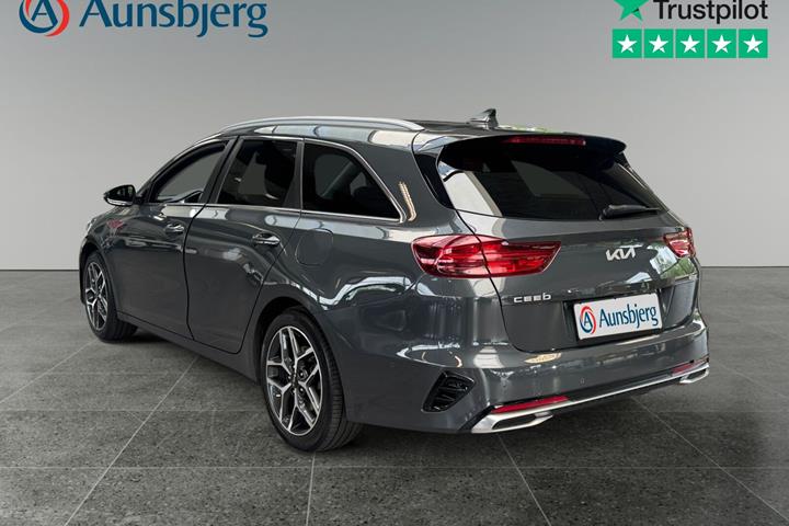 Grå Kia Ceed fra 2022