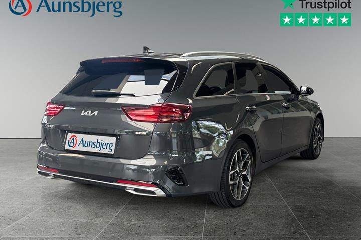 Grå Kia Ceed fra 2022