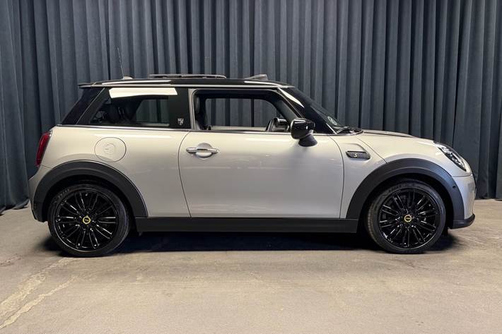 Sølv Mini Cooper fra 2023
