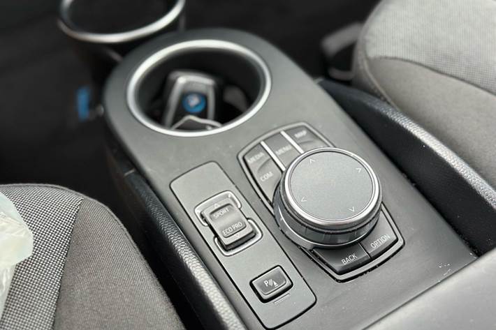 Sort BMW i3 fra 2020