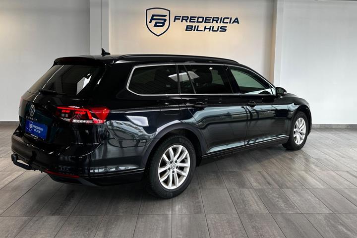 Sort VW Passat fra 2020