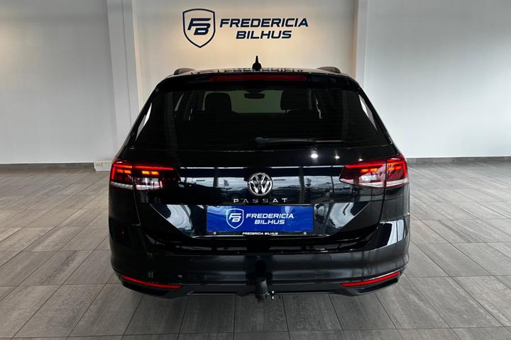 Sort VW Passat fra 2020