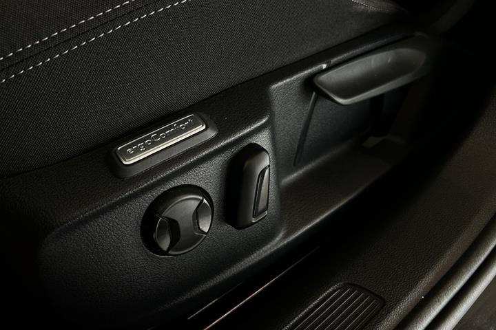 Sort VW Passat fra 2020