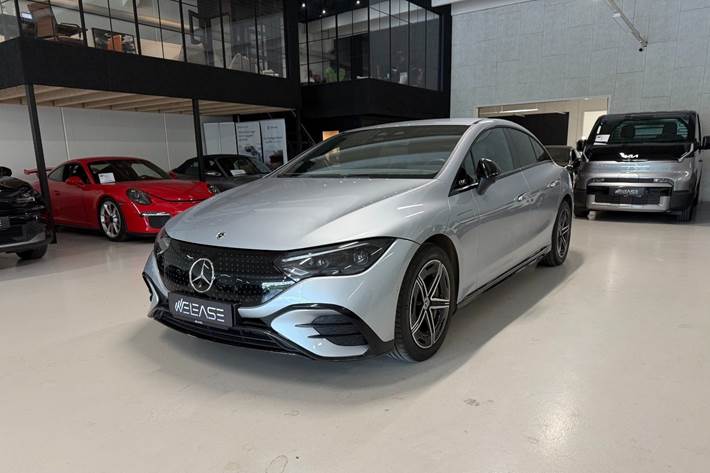 Sølv Mercedes EQE350 fra 2024