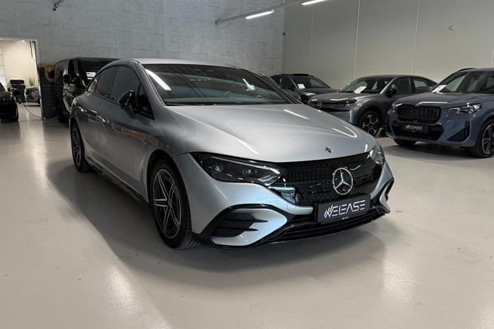 Sølv Mercedes EQE350 fra 2024