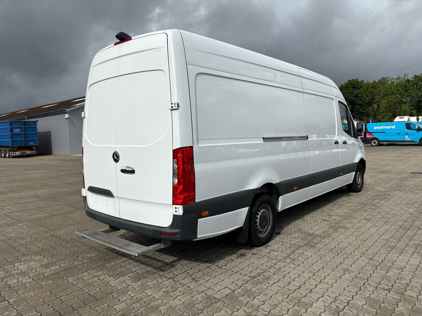 Hvid Mercedes Sprinter 317 fra 2021
