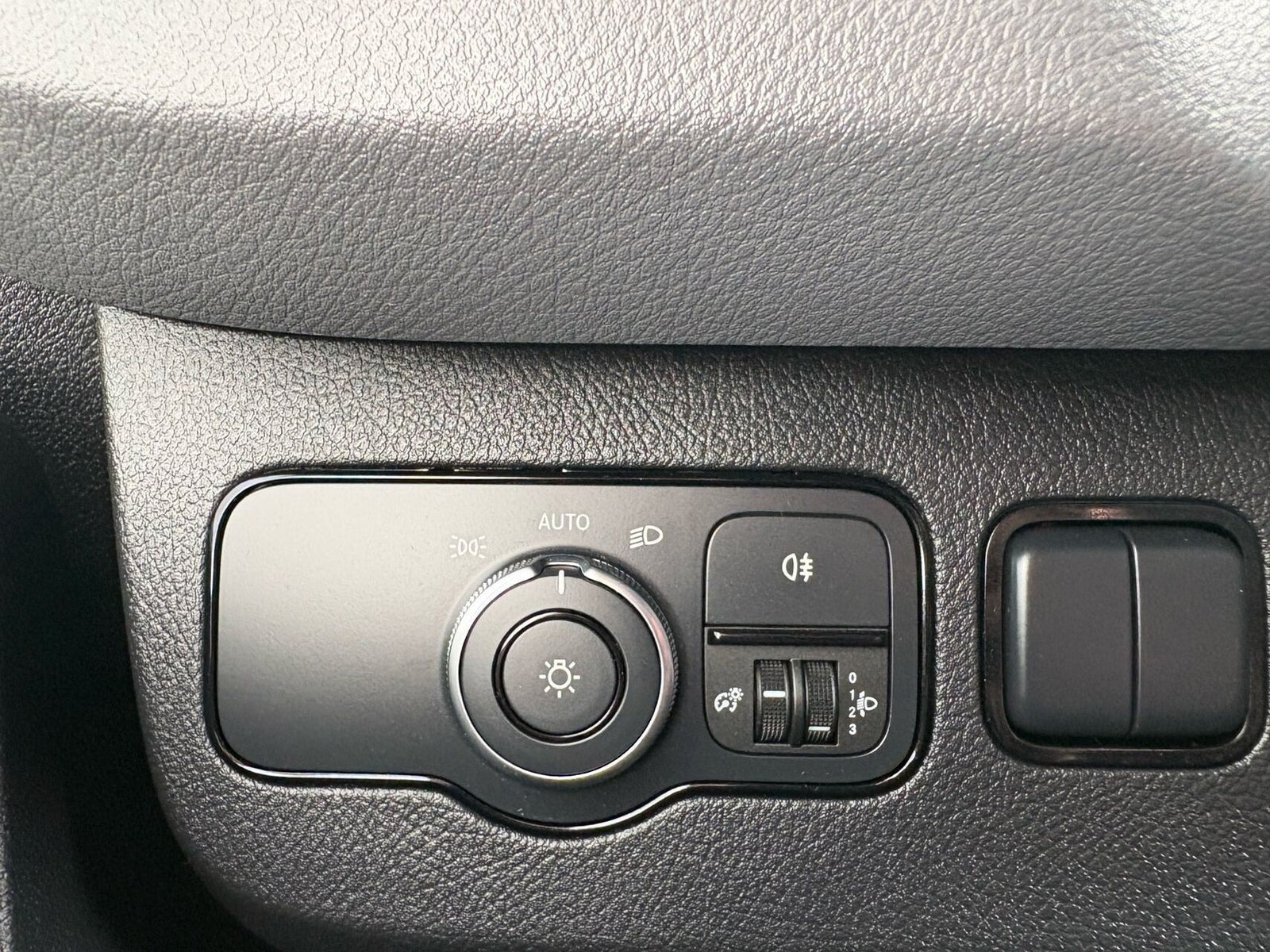 Hvid Mercedes Sprinter 317 fra 2021
