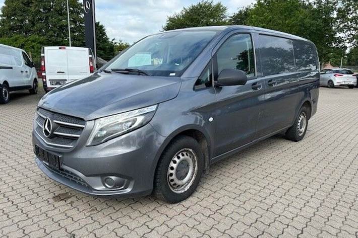 Grå Mercedes Vito 116 fra 2020