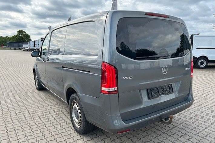 Grå Mercedes Vito 116 fra 2020