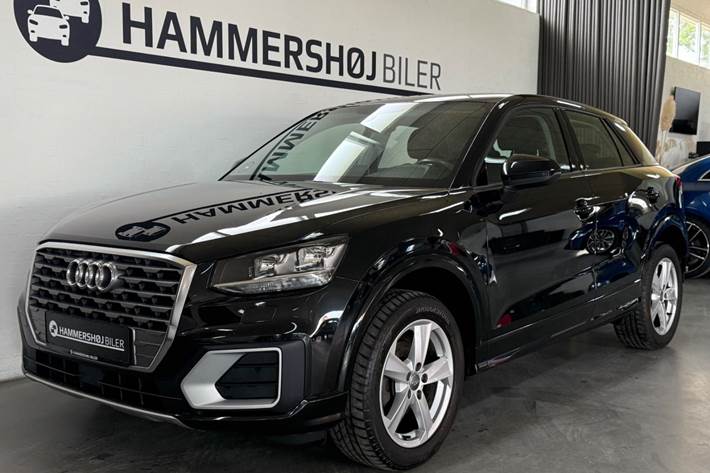 Sort Audi Q2 fra 2019 set udefra
