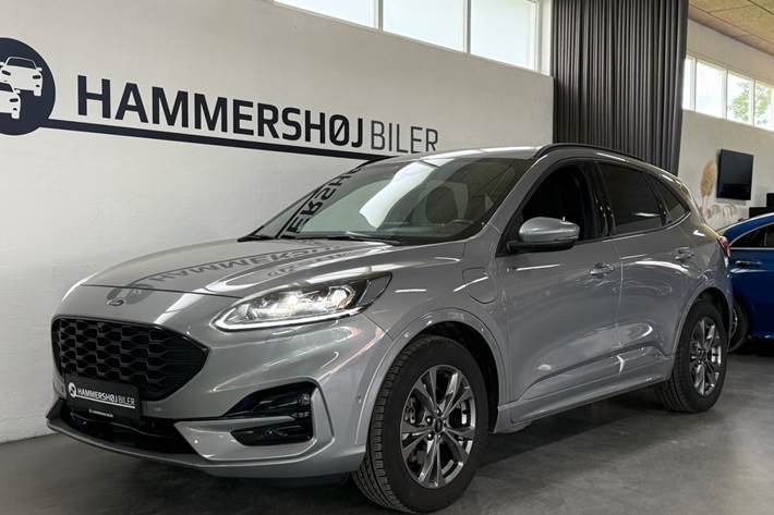 Grå Ford Kuga fra 2020 set udefra