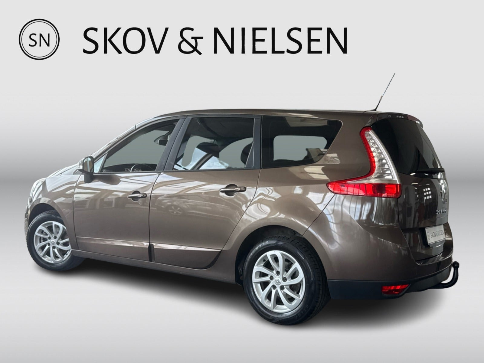 Brun Renault Grand Scenic III fra 2012