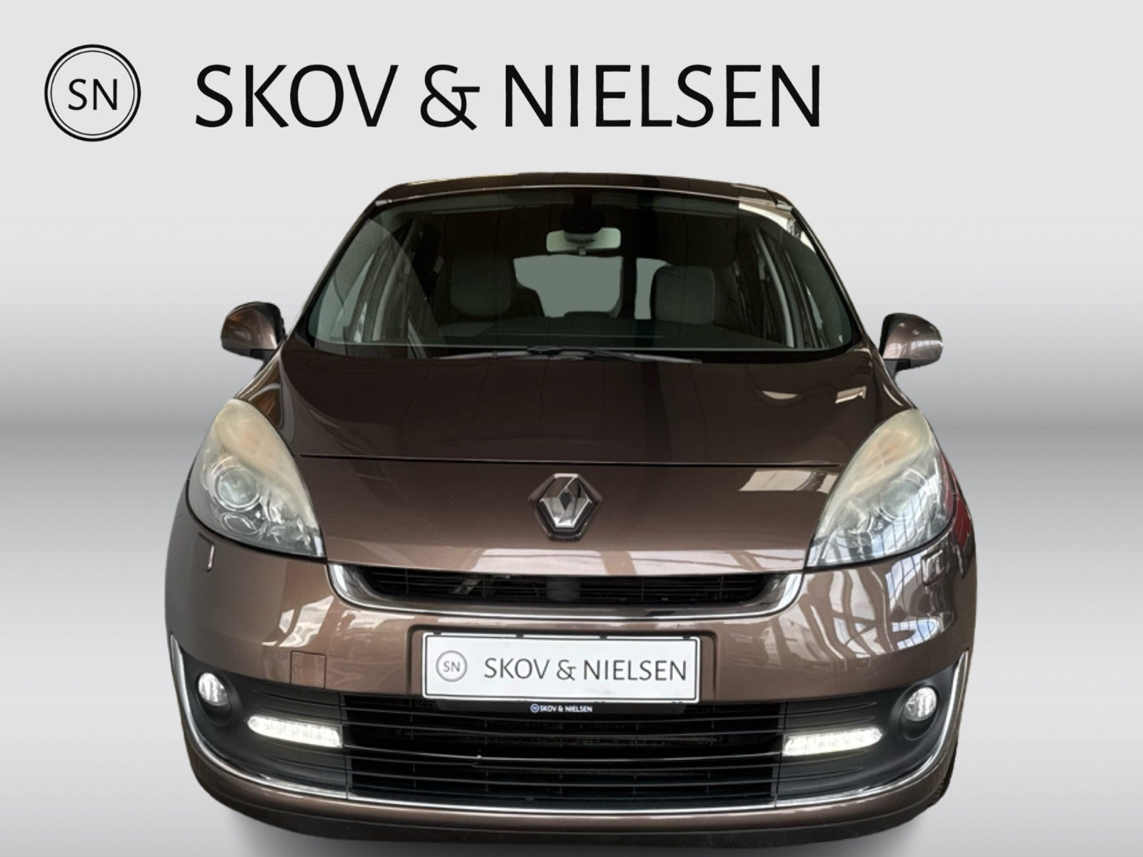 Brun Renault Grand Scenic III fra 2012
