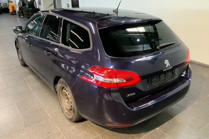 Blå Peugeot 308 fra 2016