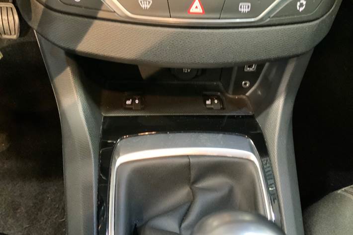 Blå Peugeot 308 fra 2016