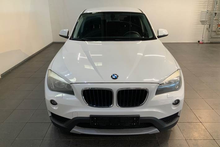 Hvid BMW X1 fra 2013