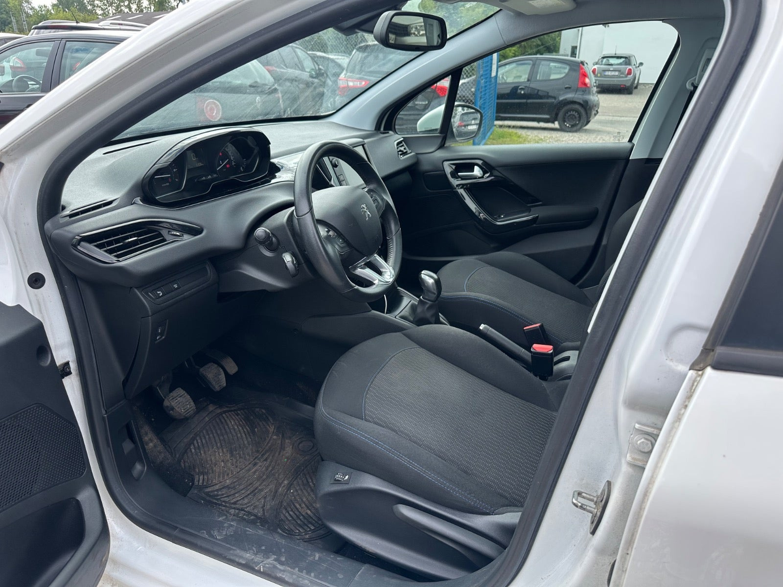 Hvid Peugeot 208 fra 2019