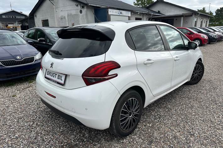 Hvid Peugeot 208 fra 2019