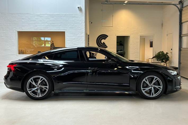 Sort Audi e-tron GT fra 2022