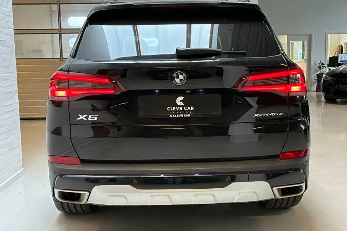 Sort BMW X5 fra 2020