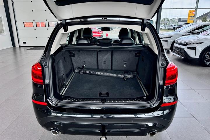 Sort BMW X3 fra 2018