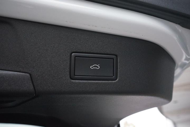 Hvid VW ID.4 fra 2024