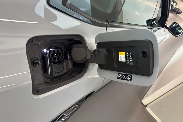 Grå BMW i4 fra 2024
