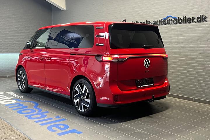 Rød VW ID.Buzz fra 2025