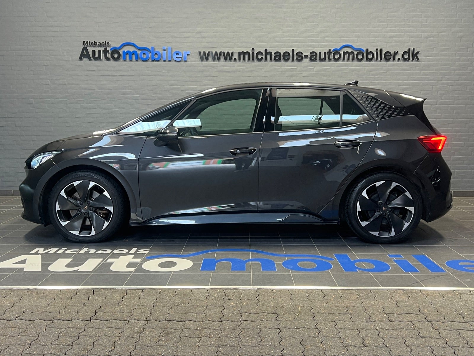 Grå Cupra Born fra 2023