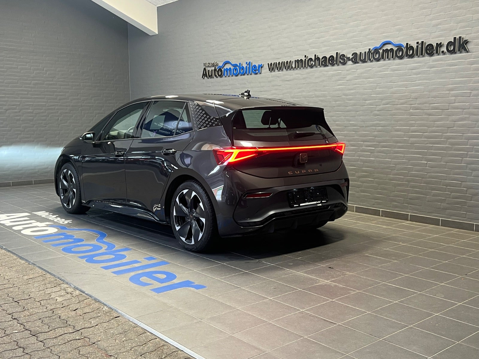 Grå Cupra Born fra 2023