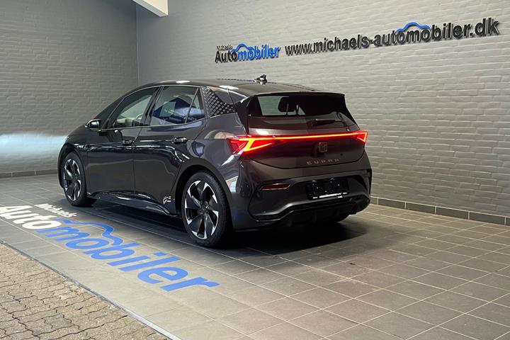 Grå Cupra Born fra 2023