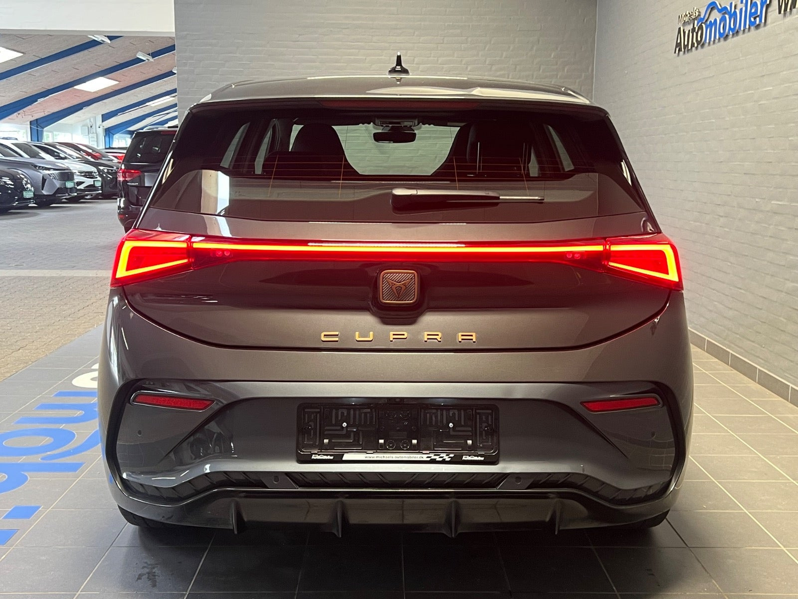 Grå Cupra Born fra 2023
