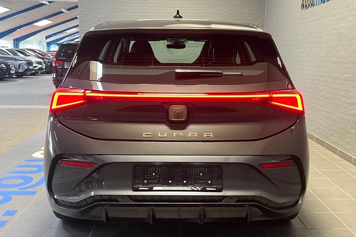 Grå Cupra Born fra 2023