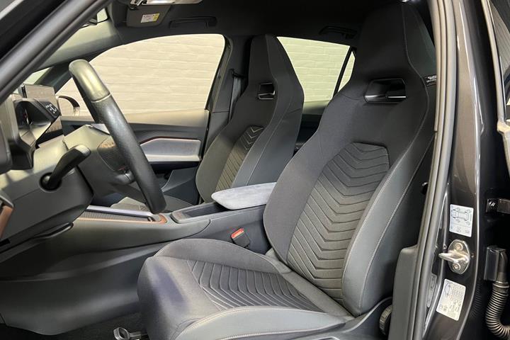 Grå Cupra Born fra 2023